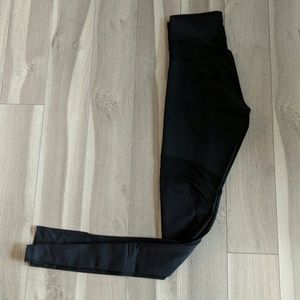 Wunder Under luon with mesh black size 4